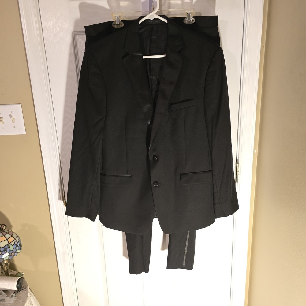 Calvin Klein Black Two Button Tuxedo Suit Notch Lapel Satin Trim Formalwear 46R